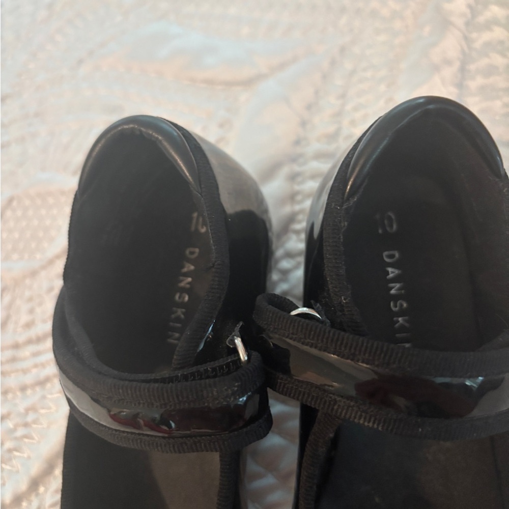 Danskin Little Girl’s Black Tap Shoes